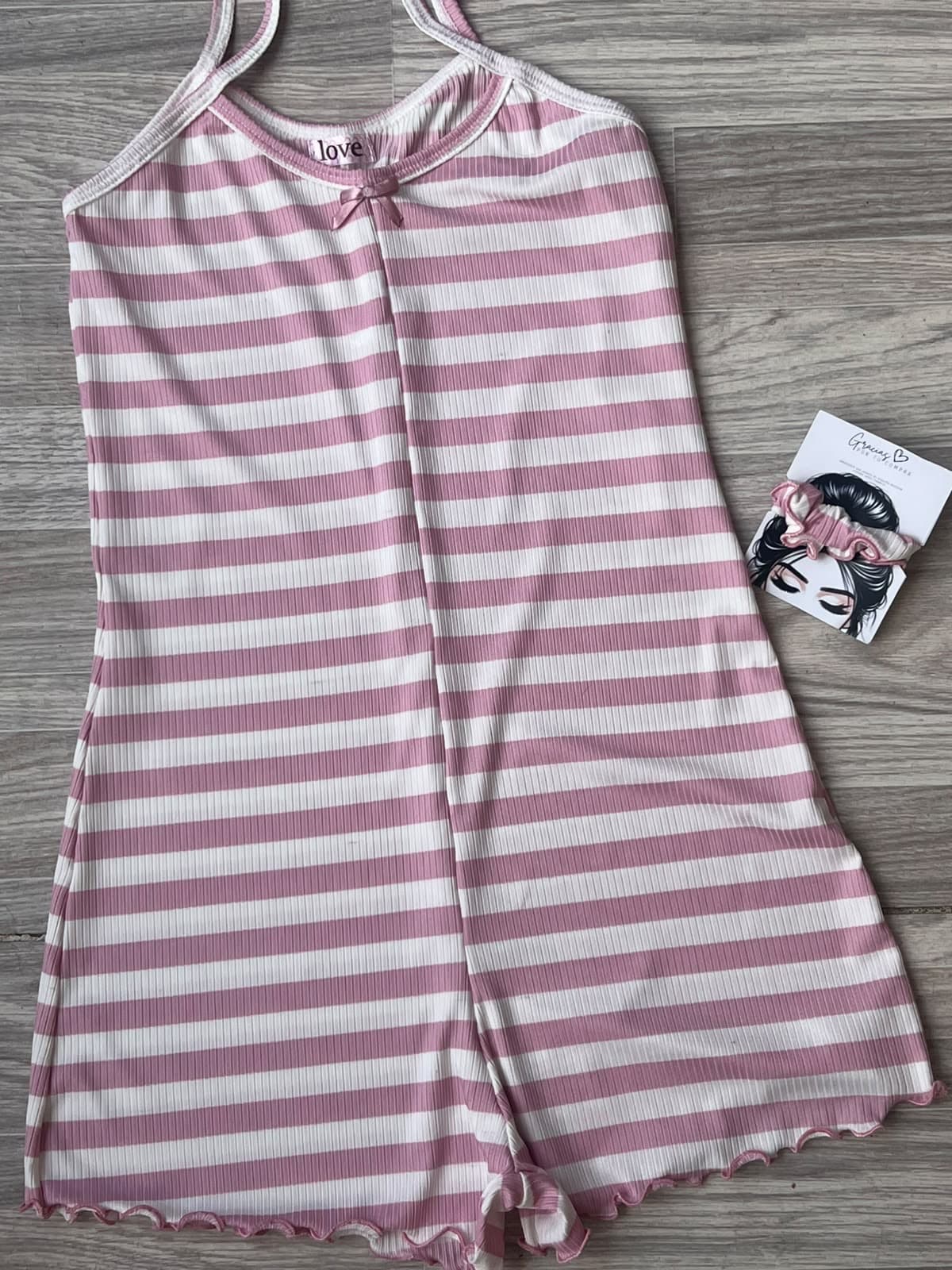 ENTERIZO BLANCO RAYAS ROSADAS