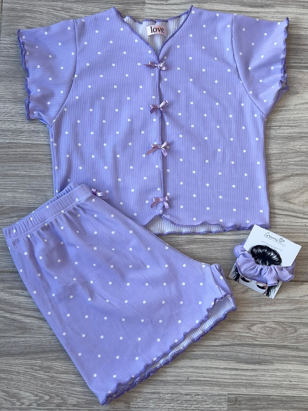 SHORT MANGA LILA PUNTOS