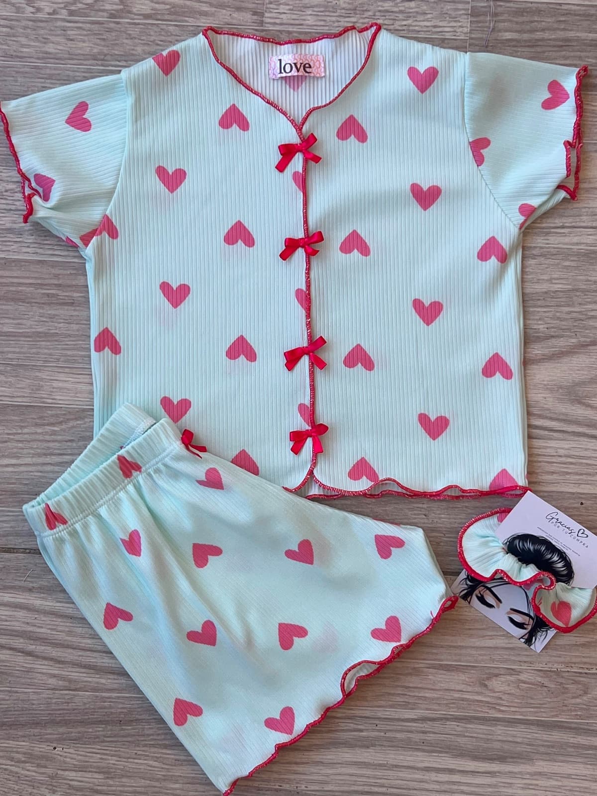 SHORT MANGA VERDE MENTA CORAZONES