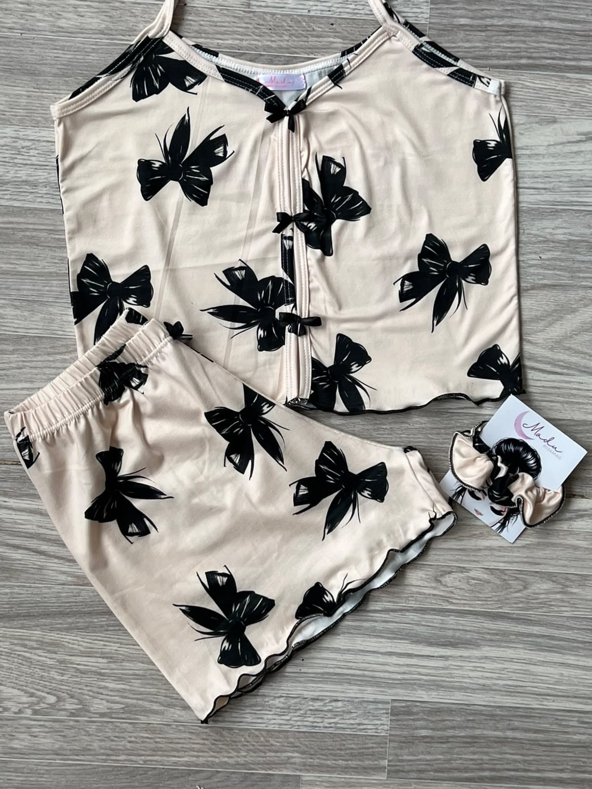 SHORT TIRA MOÑOS NEGROS